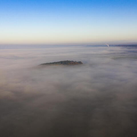 Foto hradu Sychrov z dronu