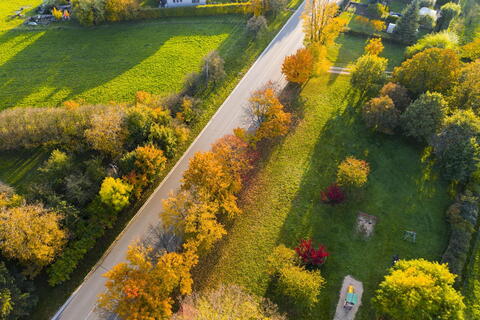 Foto dětského hřiště z dronu